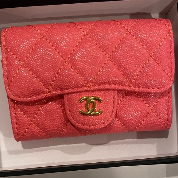 CC Caviar Pink Wallet - Picture 4 of 10